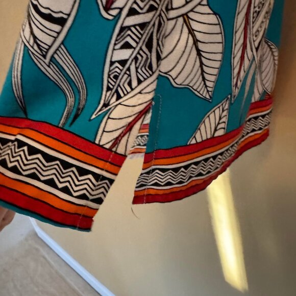 Bold Blue floral tunic, size M - Picture 7 of 8